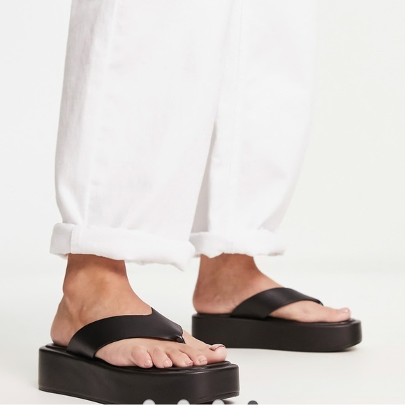 Truffle collection Y2K
Thong-Strap Square Toe black Flatform Sandals size 8 - Picture 12 of 14